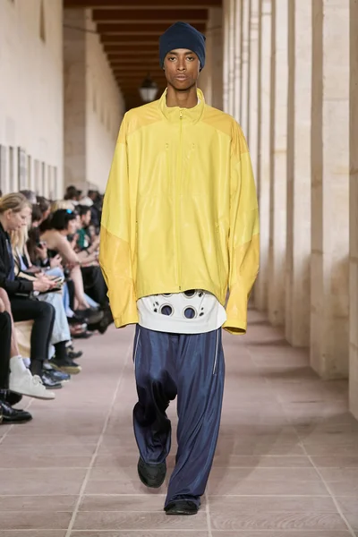Look 23
